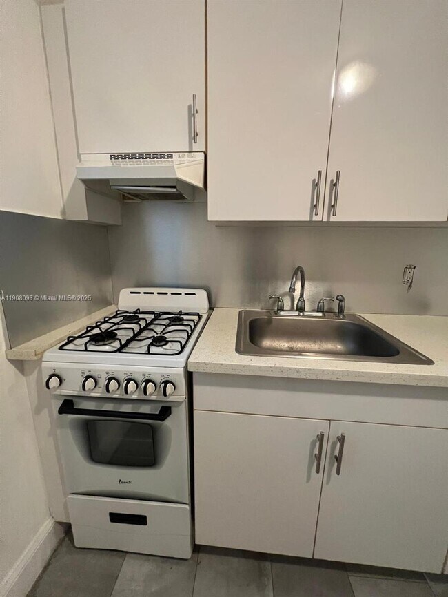 Foto del edificio - 501 NW 30th St