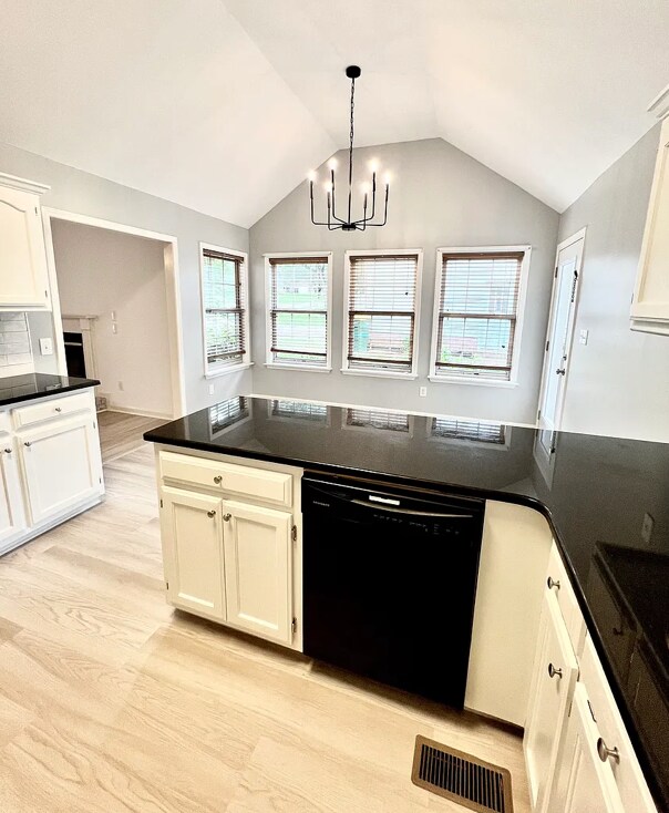 Foto del edificio - 1816 Devon Dr