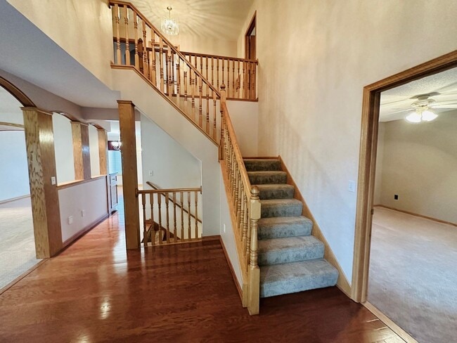 Foto del edificio - Stunning 6-Bedroom Corner-Lot Home w/ Luxury Finishes & Entertainer’s Layout