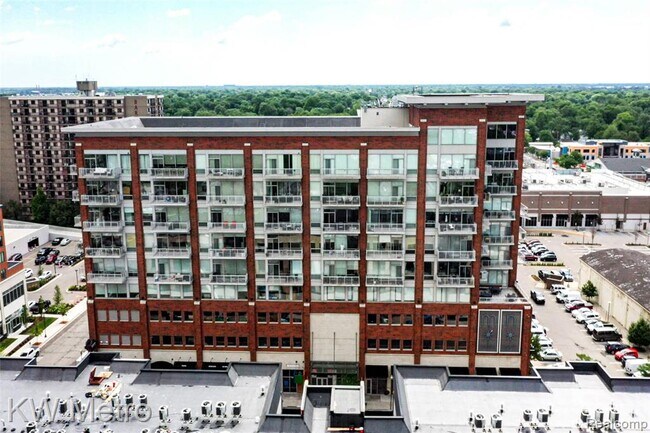 Building Photo - 350 N Main St