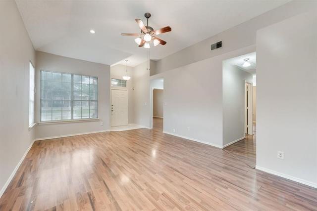 Foto del edificio - 10104 Burgundy Dr