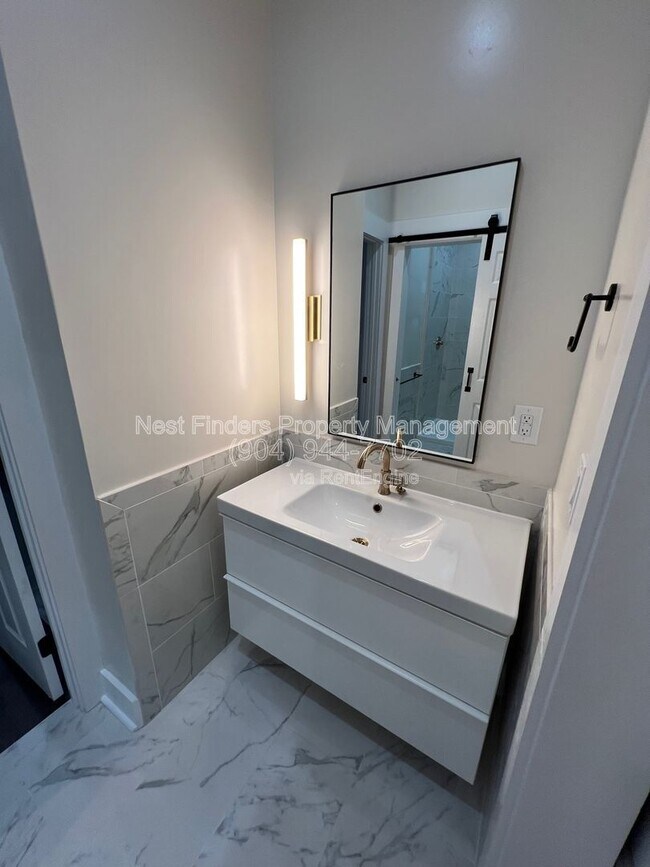 Foto del edificio - 1541 Riverside Ave