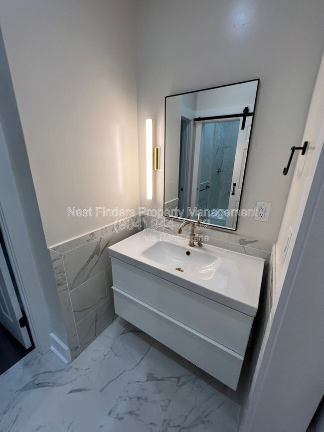 Building Photo - 1541 Riverside Ave