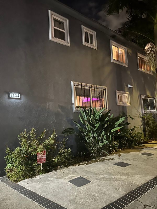Foto del edificio - 1134 S Fairfax Ave
