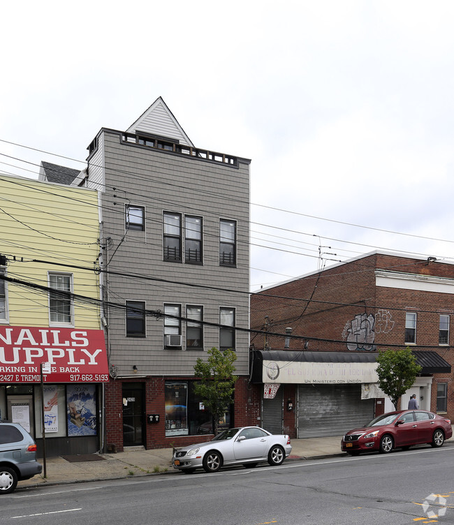 Building Photo - 2429 E Tremont Ave