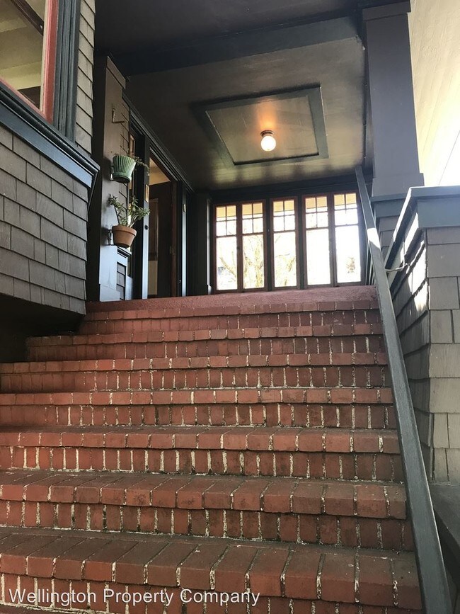 Foto del edificio - 1006 Rose Ave