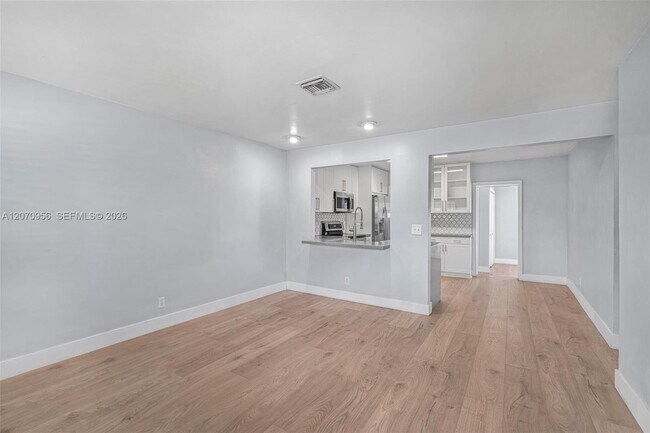 Building Photo - 5001 SW 92nd Terrace
