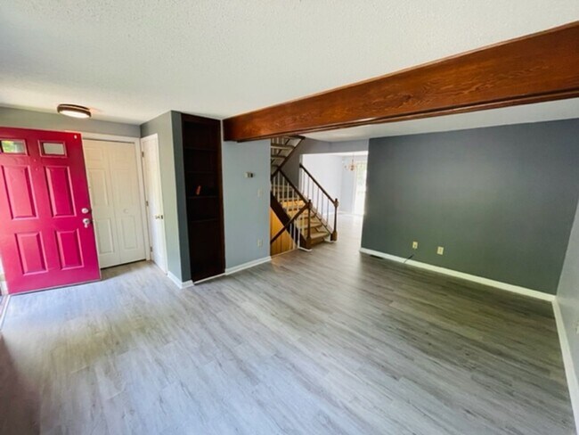 Foto del edificio - 3 bed Townhouse in Great location