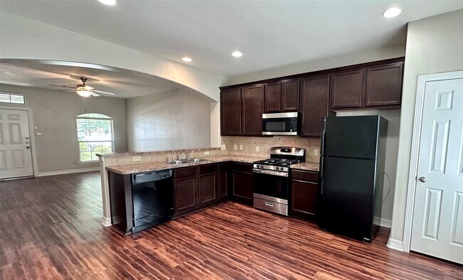 Foto del edificio - 58 Woodland Hills Dr