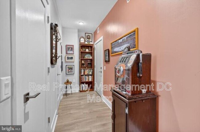 Foto del edificio - 88 V St SW