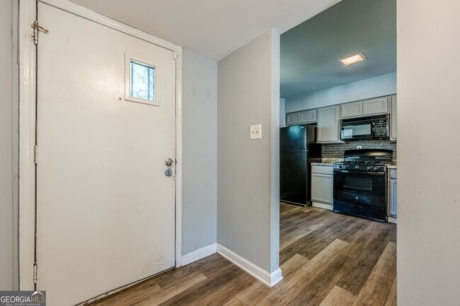 Building Photo - 2016 Oak Park Ln