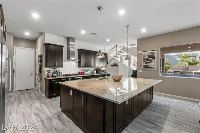 Foto del edificio - 6165 Amber View St