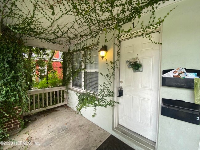 Foto del edificio - 2920 Dellwood Ave
