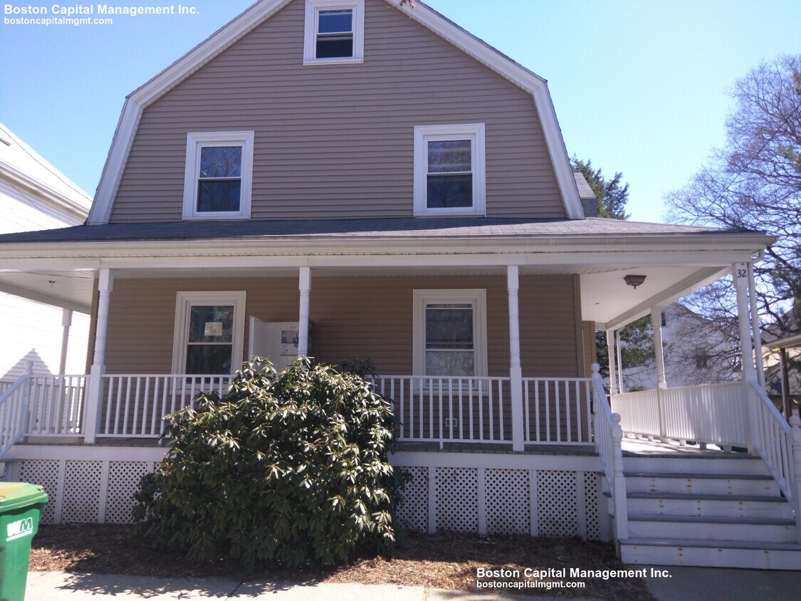 Primary Photo - 32 Touro Ave