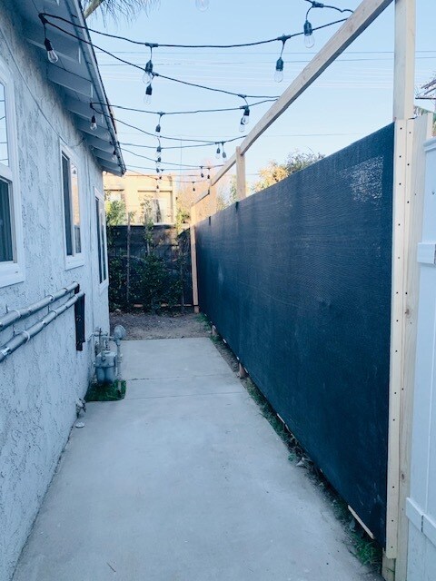 Building Photo - 6357 Hazeltine Ave