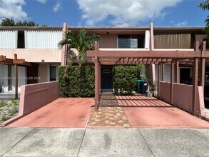 Building Photo - 14110 SW Kendale Lakes Cir