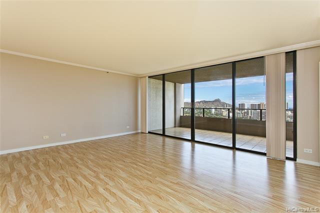 Building Photo - 581 Kamoku St