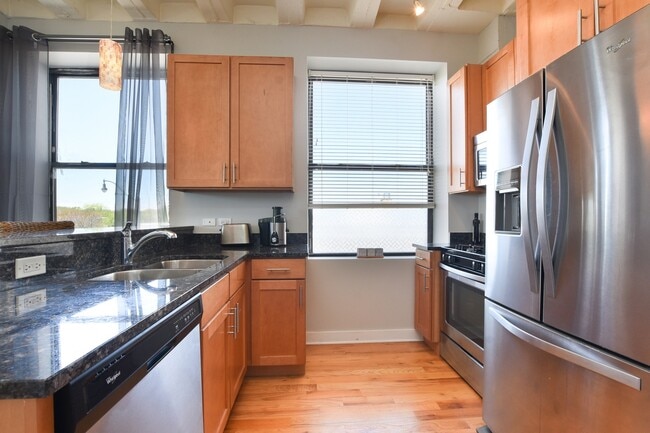 Kitchen - 1791 W Howard St
