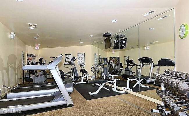 Foto del edificio - 330 S West St