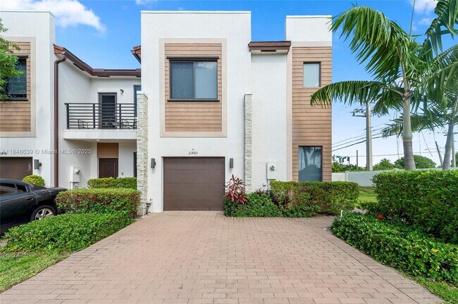 Foto del edificio - 21460 NE 2nd Ct