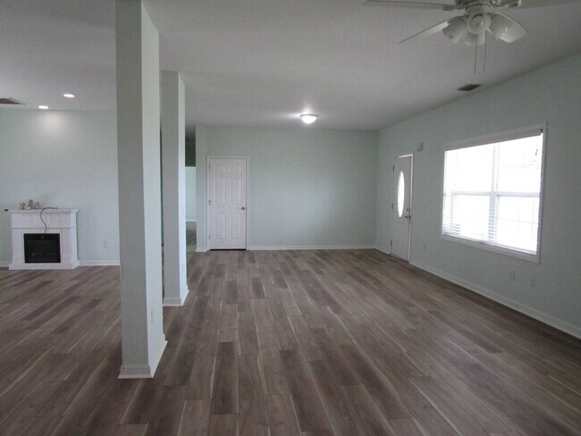 Foto del edificio - 6111 Shorewood Way