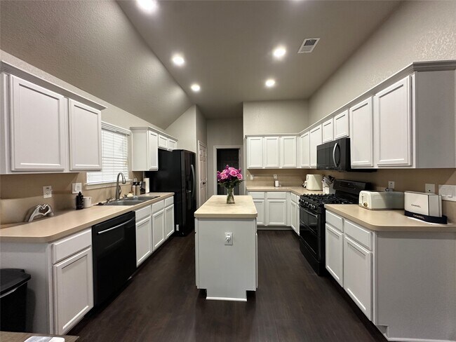 Foto del edificio - 21641 Forest Colony Dr