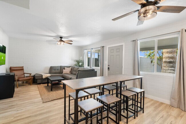 Foto del edificio - 3314 N 66th Pl