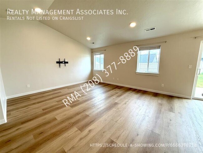 Building Photo - 3799 N Marionberry Ave