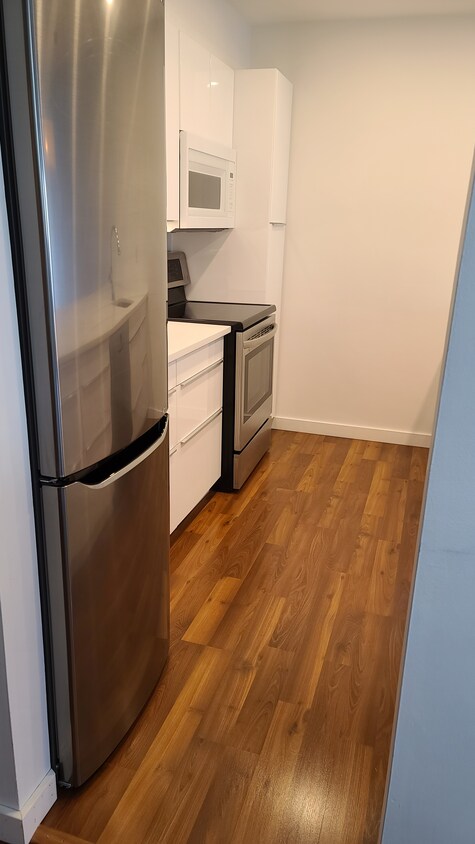 Primary Photo - 120 17th St W