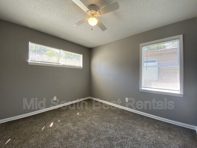 Building Photo - 4193 Tomahawk St