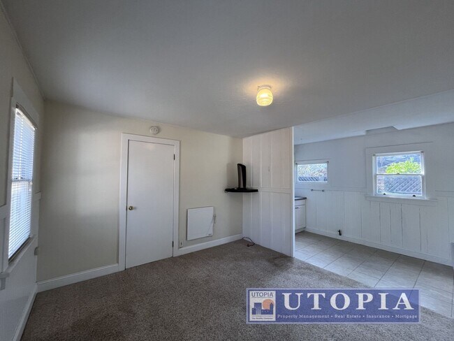 Foto del edificio - 204 Hollister Ave