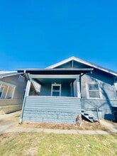 Building Photo - 1624 Victor Ave