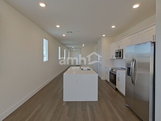 Building Photo - 522 Speckled Orchid Pl