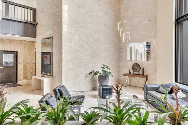 Foto del edificio - 2750 NE 183rd St