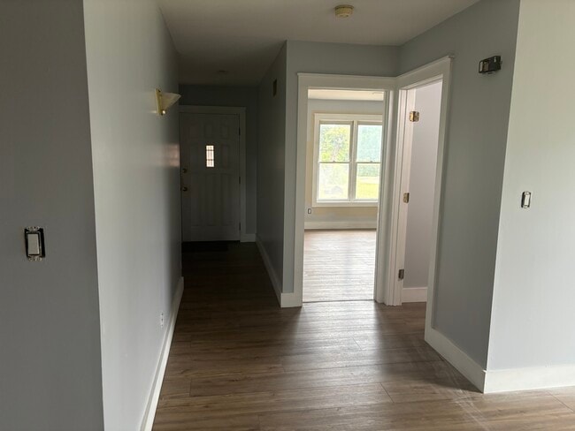 Building Photo - 1040 Cinnamon Dr