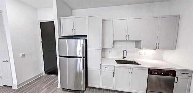 Building Photo - 2121 Mid Ln