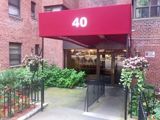 Foto del edificio - 40 Fleetwood Ave