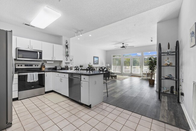 Building Photo - 1221 Tidewater Dr