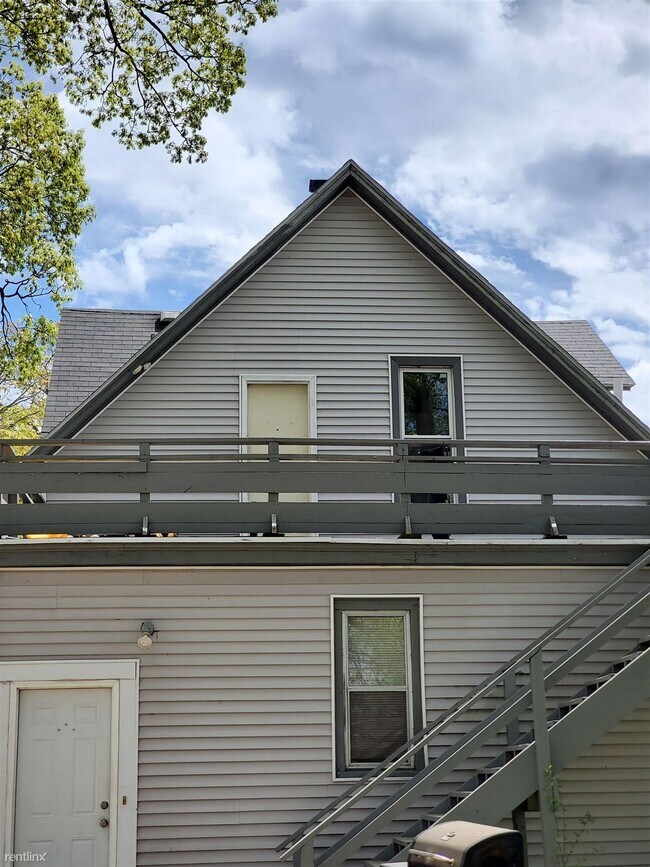 Building Photo - 1 br, 1 bath Apartment - 1641 Park St Apt 2