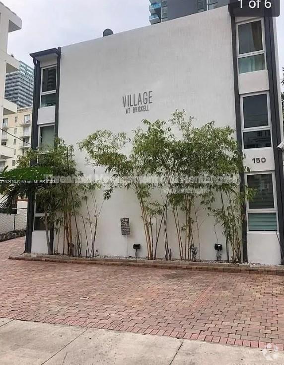 Building Photo - 150 SW 10th St