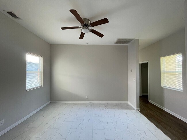 Foto del edificio - 1112 E Bolton St