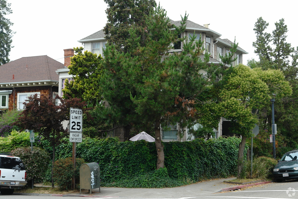 Building Photo - 2623 Ashby Ave