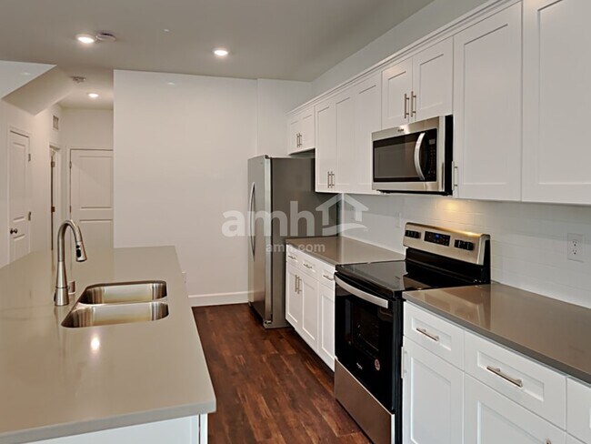 Building Photo - 8938 Tiger Tooth Ave