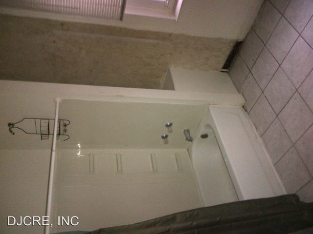 Building Photo - 1422 S 5th St