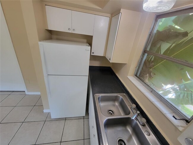 Building Photo - 698 Union St