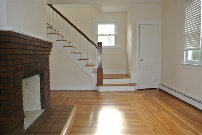 Foto del edificio - 32 Winthrop Ct
