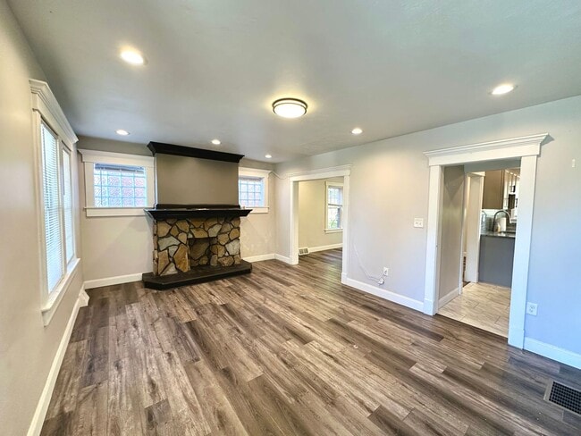 Foto del edificio - Updated 3 Bedroom, 1 Bath Home on a Quiet ...