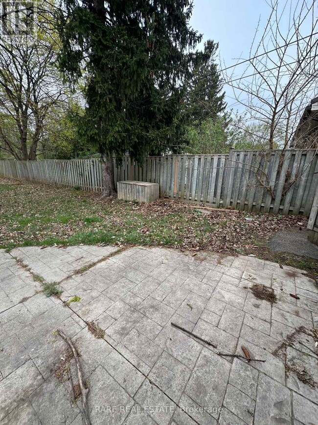 Building Photo - 61 Wistow St