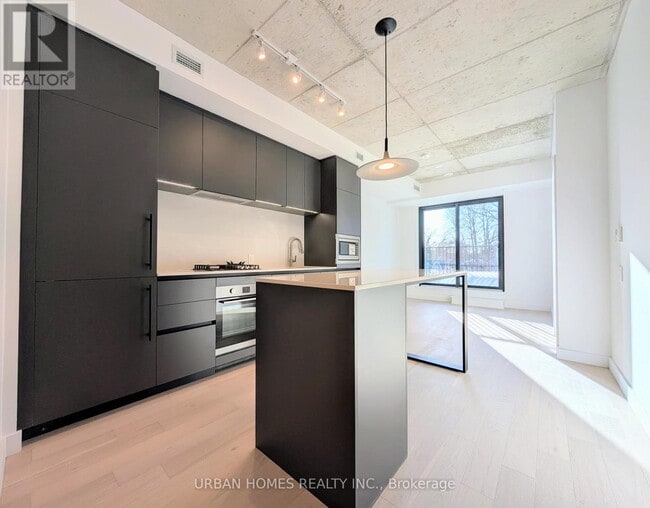 Photo du bâtiment - 1720 Bayview Ave