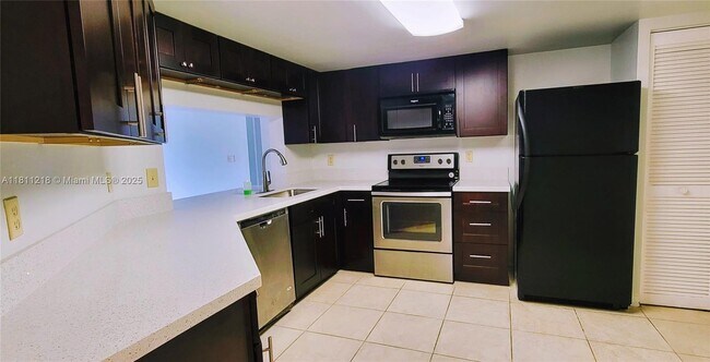 Foto del edificio - 9977 Westview Dr